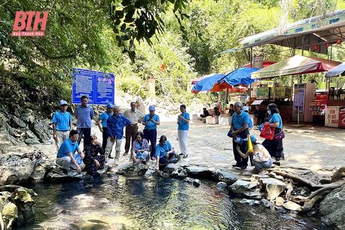Suối cá Cẩm Lương: Chuyện chưa kể