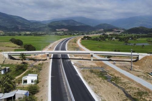 Các hạng mục phụ trợ của cao tốc Nha Trang - Cam Lâm: Chưa hoàn thành vì vướng mặt bằng