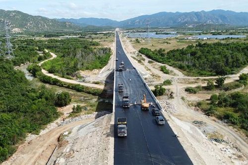Chậm hoàn trả đường dân sinh, nhà thầu bị phê bình