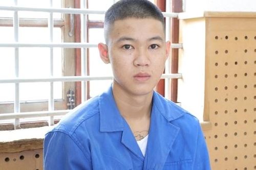 Vận động Khoa 'não' trốn truy nã ở Campuchia về nước đầu thú