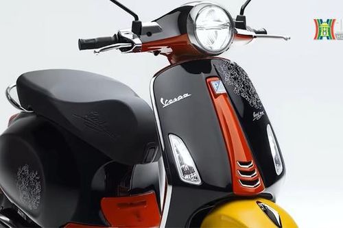 Chiếc Vespa bản kỷ niệm 100 năm thành lập hãng phim
