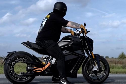 Siêu mô tô điện bánh không trục, tốc độ 200km/h