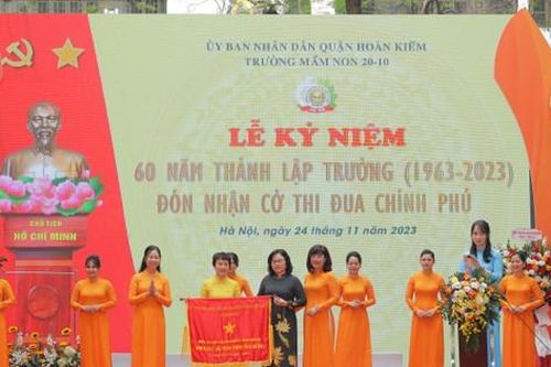 Trường Mầm non 20-10 đón nhận Cờ Thi đua của Thủ tướng Chính phủ