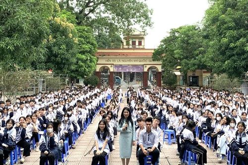 Phổ biến rộng rãi quy định về định danh điện tử đến giáo viên, học sinh