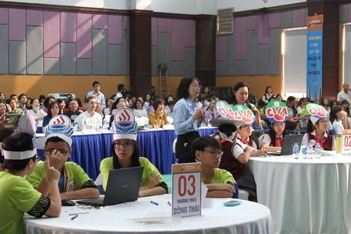 Tưng bừng ngày hội giao lưu tiếng Anh quận Tây Hồ lần thứ 5