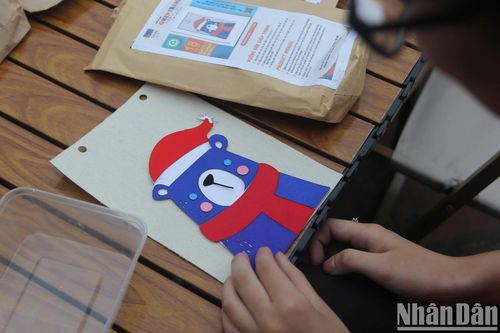 Workshop Vụn Art: Trải nghiệm ghép tranh từ vải lụa