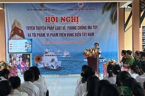 Bộ tư lệnh Vùng Cảnh sát biển 4 nâng cao nhận thức pháp luật cho thế hệ trẻ