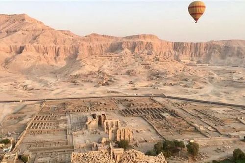Vì sao lăng mộ Vua Tutankhamun được chuẩn bị hết sức vội vàng?