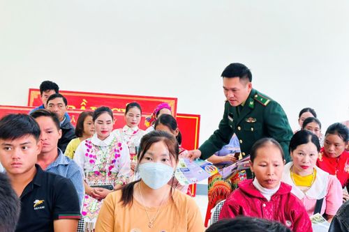 Ra mắt tổ truyền thông cộng đồng về phụ nữ và trẻ em