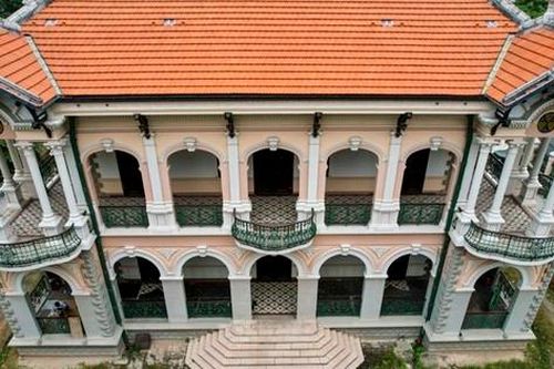 TPHCM 24/7: Biệt thự 'khủng' của bà Trương Mỹ Lan nhìn từ trên cao; Sẽ có 3 chợ đêm ở quận 7
