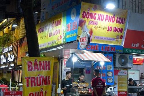 Từng khiến giới trẻ xếp hàng cả tiếng, bánh đồng xu phô mai giờ đây ế ẩm, vắng bóng người mua