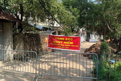 Hà Nội: Một gia đình khoan giếng, 6 hộ dân phải di dời do sụt lún