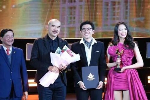 'Tro tàn rực rỡ' của đạo diễn Bùi Thạc Chuyên lại thắng lớn
