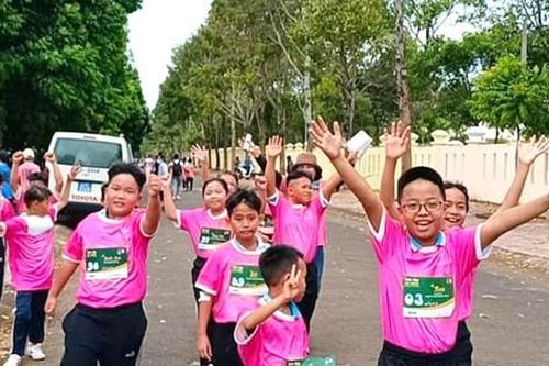 Thiếu nhi Đắk Lắk tham gia chạy bộ