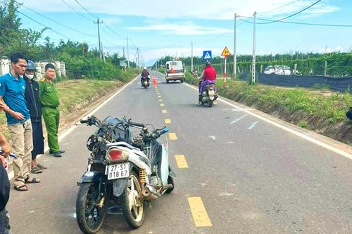 Hai xe máy tông trực diện, 3 người tử vong