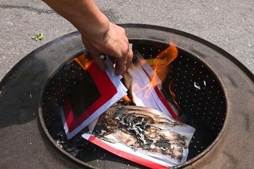 Ẩn họa cháy nổ từ thói quen đốt vàng mã bừa bãi
