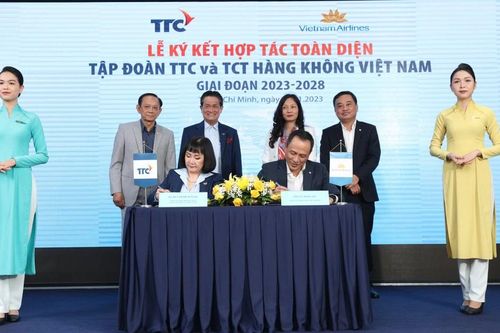 Vietnam Airlines và Tập đoàn TTC ký kết hợp tác toàn diện