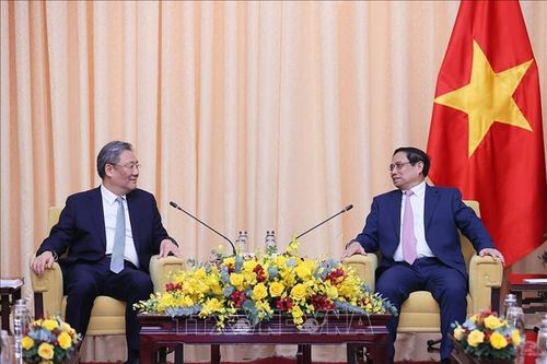Thủ tướng Phạm Minh Chính tiếp Bộ trưởng Bộ Thương mại Trung Quốc