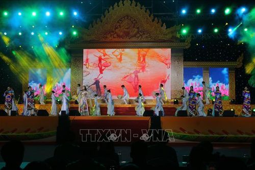 Khai mạc Lễ hội Oóc Om Bóc - Đua ghe Ngo tỉnh Sóc Trăng