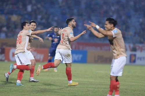 HLV Gong Oh Kyun ra mắt CAHN bằng trận thắng HAGL