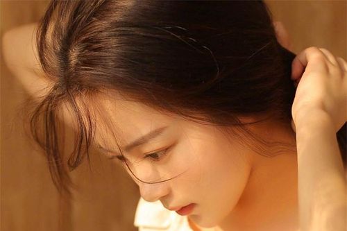 Tự nhận có cuộc hôn nhân 'khổ như địa ngục', người vợ trẻ quyết tâm vùng lên, làm lại cuộc đời sau một cái tát 'nảy đom đóm mắt'