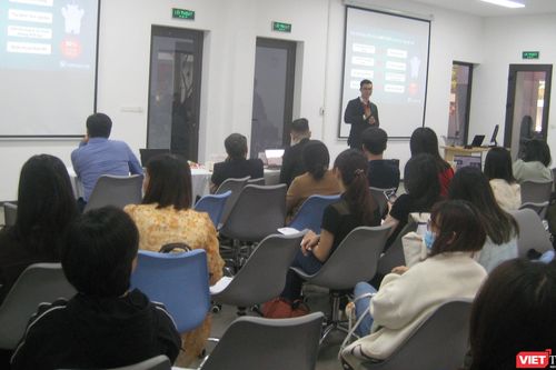 Chuyển đổi số phải lấy con người làm trung tâm