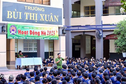 Ngăn giới trẻ 'yêu sớm'