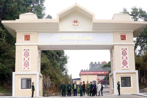 Ban Quản lý Khu kinh tế tỉnh khảo sát các cửa khẩu, lối mở trên tuyến biên giới