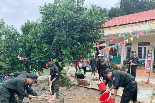 Tiểu đoàn Cảnh sát cơ động số 4 giúp xã Cốc Ly xây dựng nông thôn mới