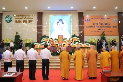 Tưởng niệm, kỳ siêu nạn nhân tử vong do tai nạn giao thông, tại Việt Nam Quốc Tự