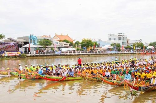Trà Vinh: Khai mạc Giải đua ghe ngo mừng Lễ hội Ok Om Bok năm 2023