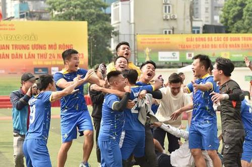 Giải bóng đá Cúp Báo Đại biểu Nhân dân đã có nhà vô địch