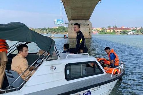 Để lại thư xin lỗi rồi nhảy cầu trong đêm