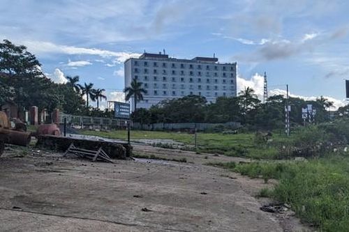 Hoang tàn di tích quốc gia giữa lòng thành phố