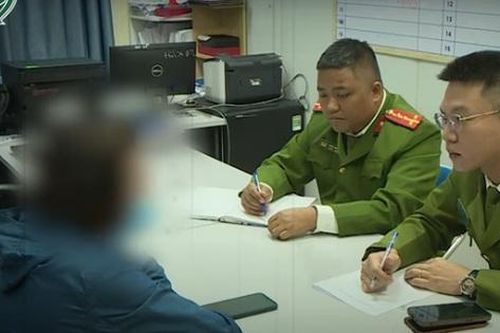 Vạch mặt nhóm giả thanh tra y tế bán thực phẩm chữa xương khớp, lừa đảo người già