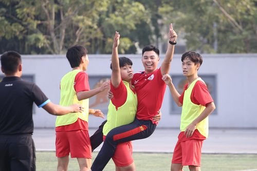 THPT Phúc Lợi nghẹt thở giành vé đi tiếp
