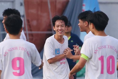 Chiến thắng cảm xúc của THPT Xuân Đỉnh