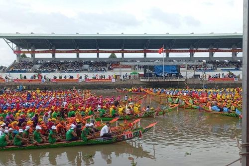 Khai mạc giải đua ghe ngo có đông vận động viên nhất Việt Nam