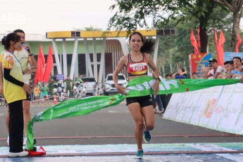 Hơn 5.000 người chạy cùng 'Bình Phước marathon-Trường Tươi Group' lần thứ nhất