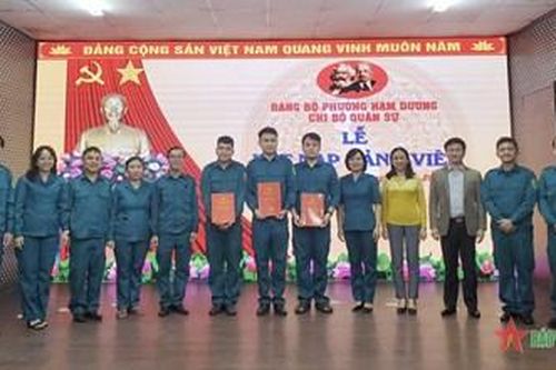 Chú trọng phát triển đảng trong lực lượng dân quân