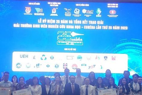 Sinh viên đoạt Giải thưởng Euréka sẽ được ĐHQG TP. HCM cấp học bổng