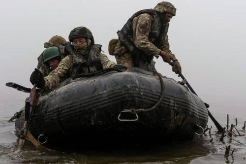 Không quân Nga tăng cường tấn công quân đổ bộ Ukraine tại Kherson