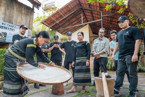 Phát huy giá trị văn hóa truyền thống dân tộc ở Akô Dhông