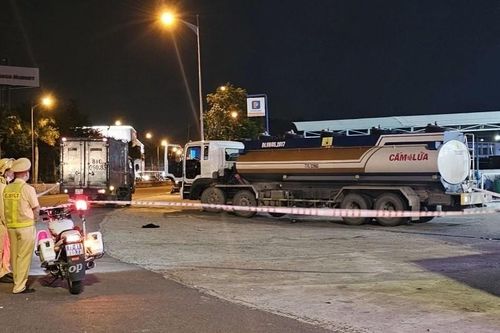 Mâu thuẫn trong lúc đổ xăng, tài xế xe bồn đâm chết tài xế xe tải