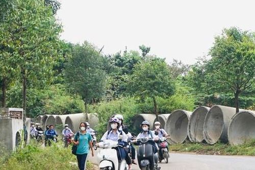 Đắk Lắk: Doanh nghiệp nhiều năm chiếm dụng vỉa hè nhưng không bị phạt