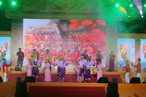 Khai mạc Lễ hội Ok Om Bok - Đua ghe Ngo tỉnh Sóc Trăng
