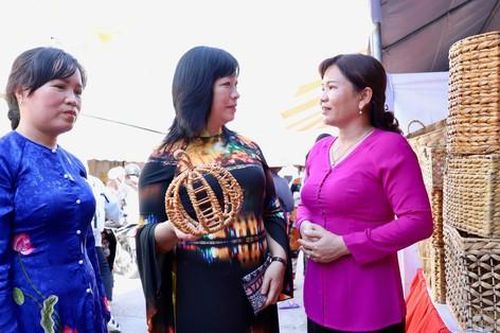 Chọn hình thức tuyên truyền phù hợp để nâng cao nhận thức, đẩy lùi bạo lực trên cơ sở giới
