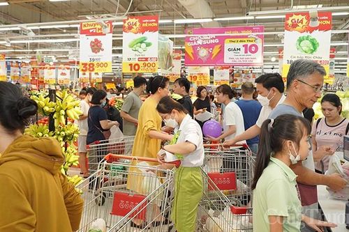 Doanh nghiệp bán lẻ gặp khó, 'trông chờ' vào những tháng cuối năm