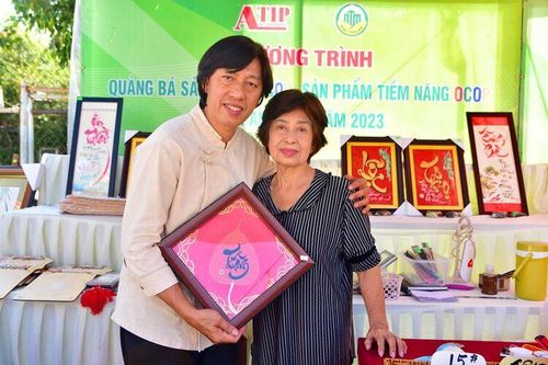 Người 'giữ hồn' tranh thư pháp