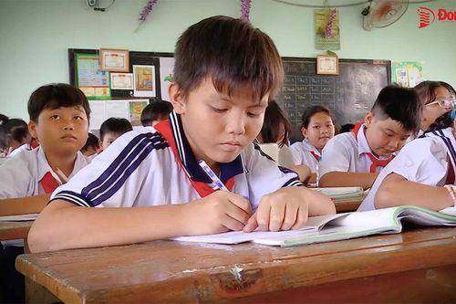 Nhiều phóng sự truyền hình về những học trò vượt khó học tốt
